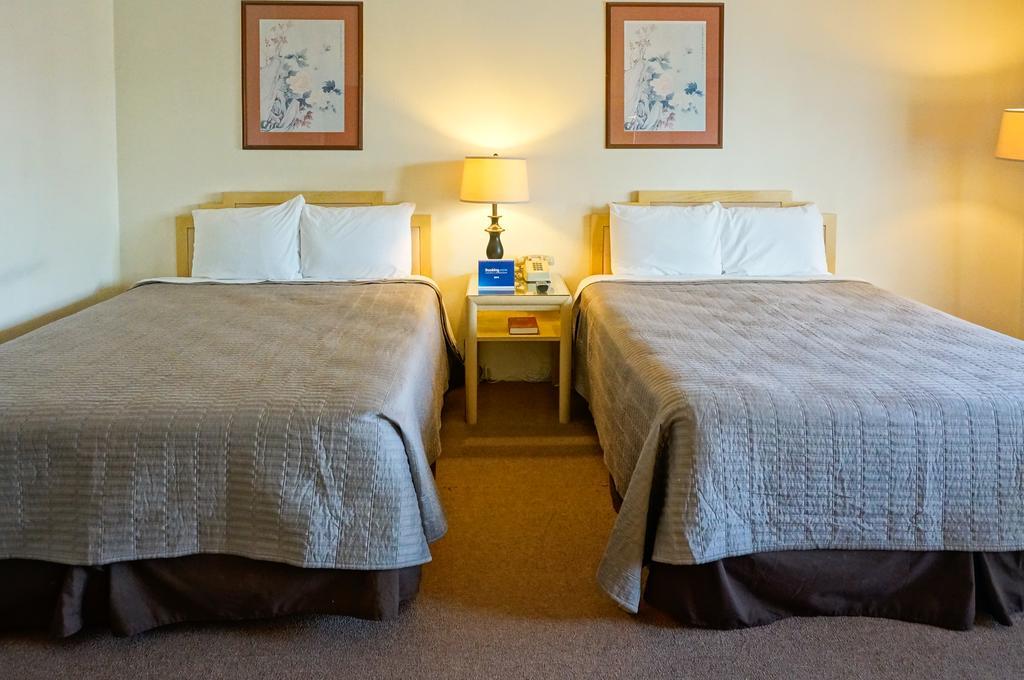 Pacific Crest Hotel Santa Barbara Room photo