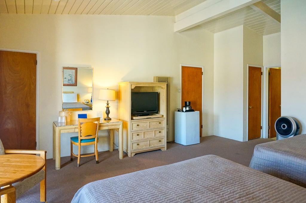 Pacific Crest Hotel Santa Barbara Room photo